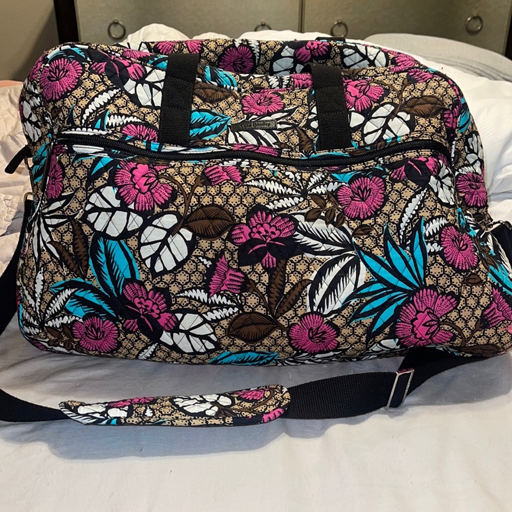 vera bradley weekender travel bag.